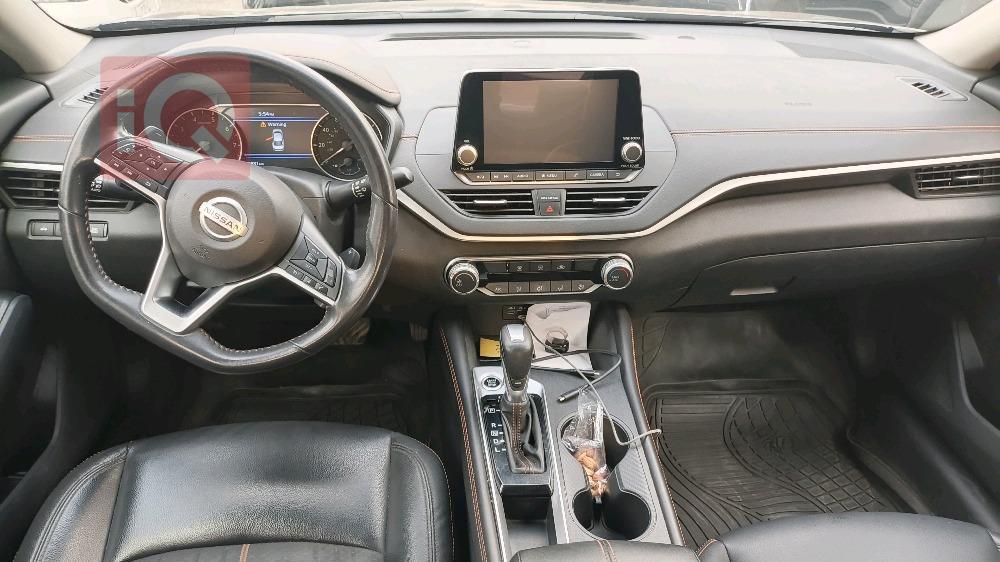 Nissan Altima